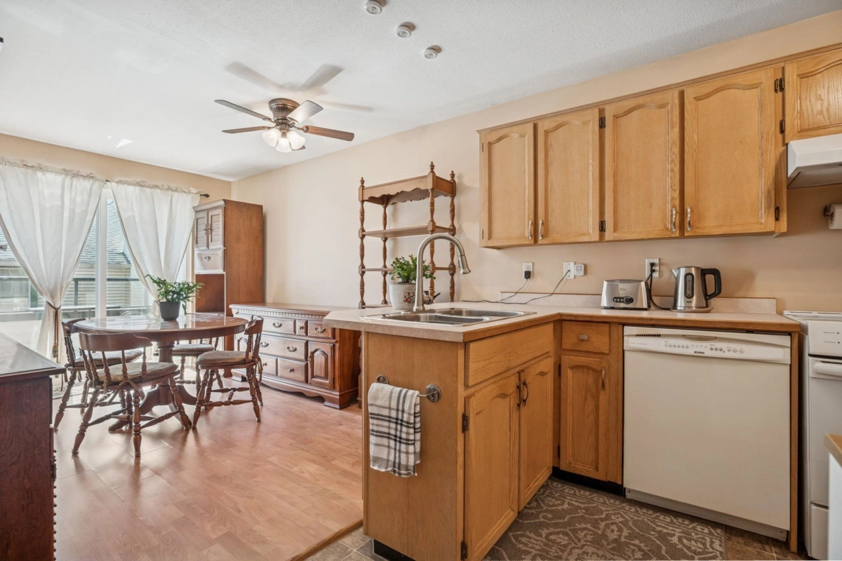 Powder Room Photo of 402 11726 225 Street, Maple Ridge, BC