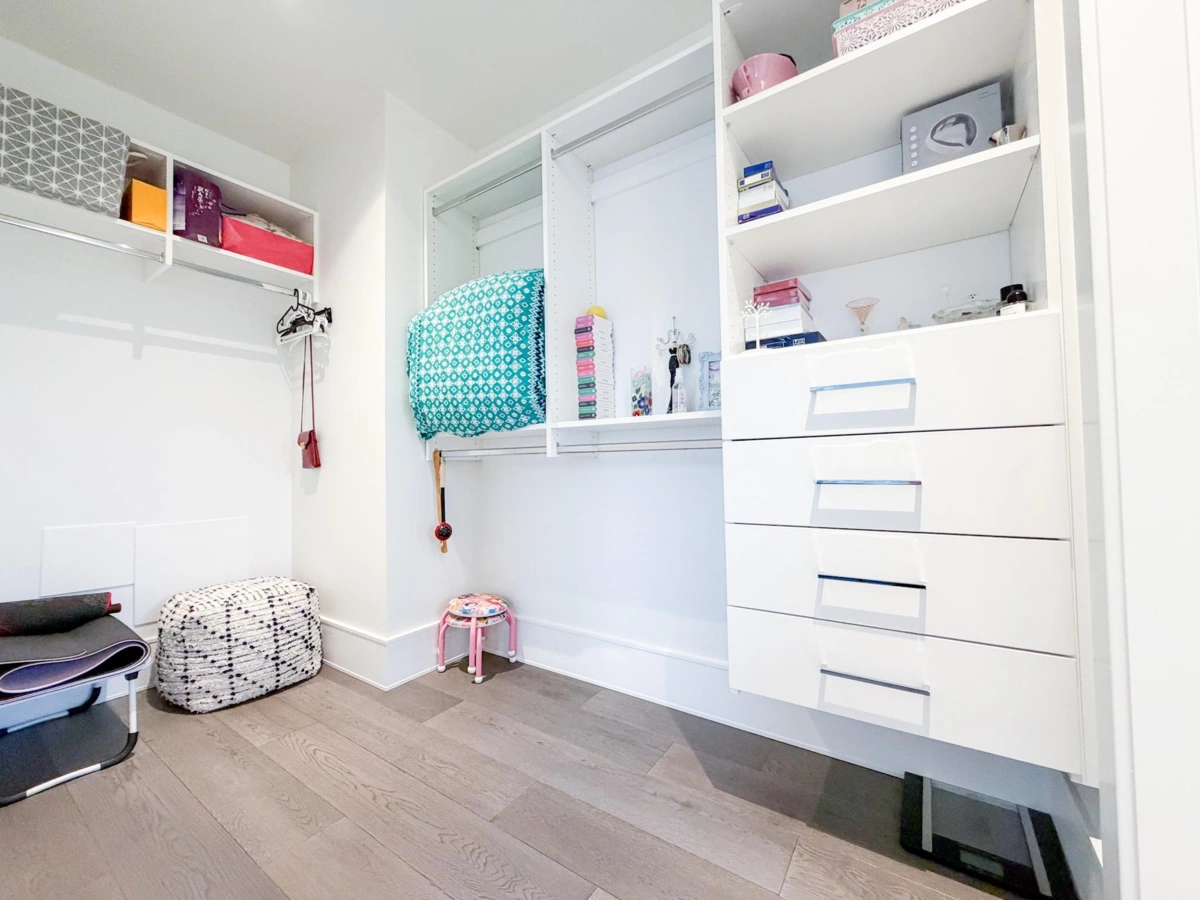 Kitchen Photo of 1503 1500 Martin Street, White Rock, BC