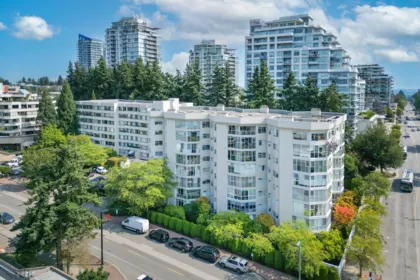 301 1442 Foster Street, White Rock, BC, White Rock — Apartment/Condo for sale