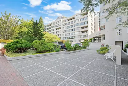 301 1442 Foster Street, White Rock, BC, White Rock — Apartment/Condo for sale