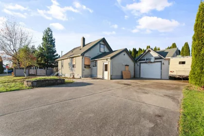 10172 Kent Road, Chilliwack, BC, Little Mountain — 5 bed single family residence for sale