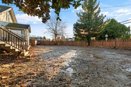 Garden / Landscaping Photo of 10172 Kent Road, Chilliwack, BC