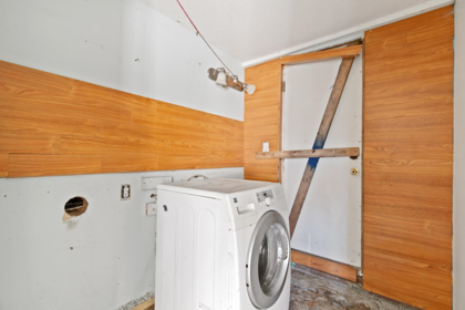 Laundry Room Photo of 10172 Kent Road, Chilliwack, BC