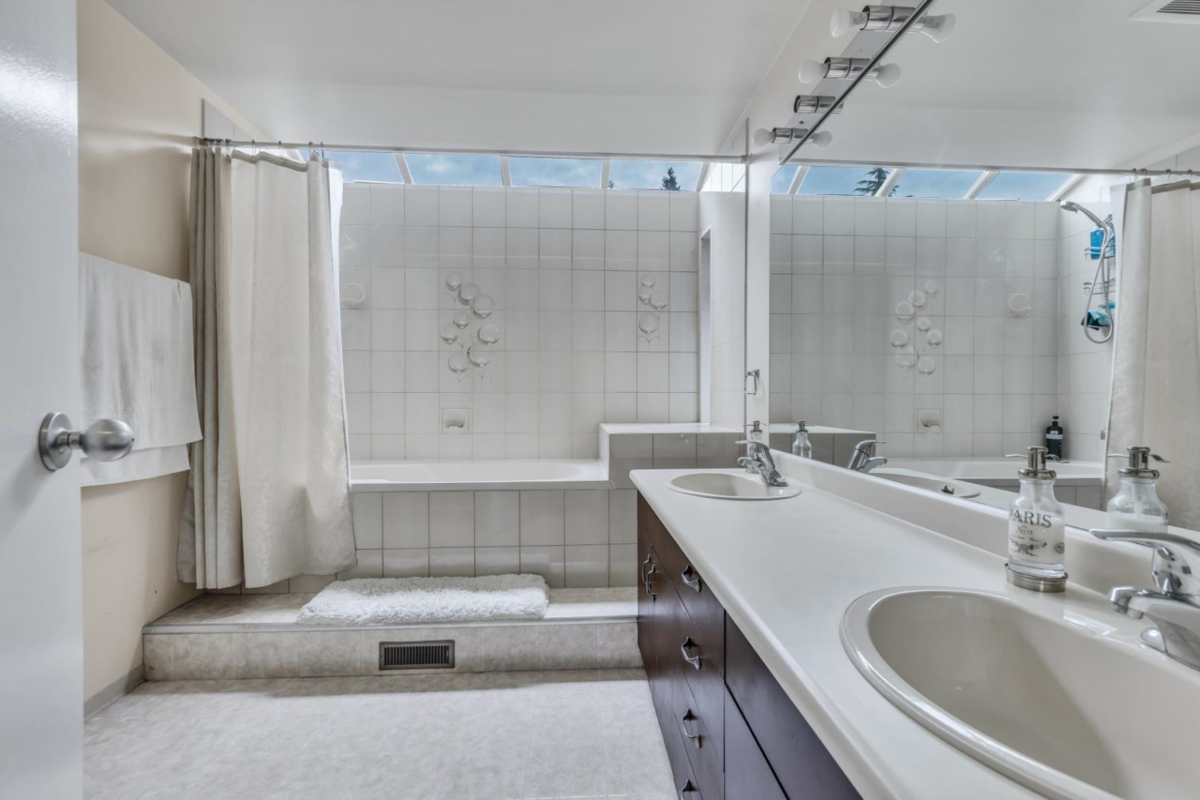 Bedroom 2 Photo of 5853 Grousewoods Crescent, North Vancouver, BC