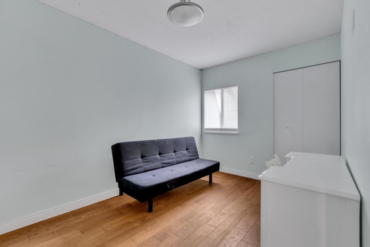 Guest Bathroom Photo of 5853 Grousewoods Crescent, North Vancouver, BC