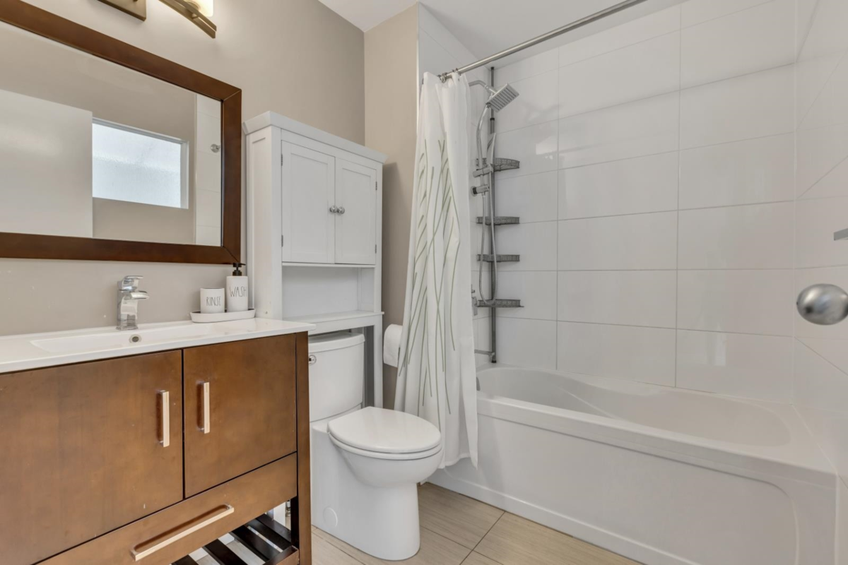 Powder Room Photo of 5853 Grousewoods Crescent, North Vancouver, BC