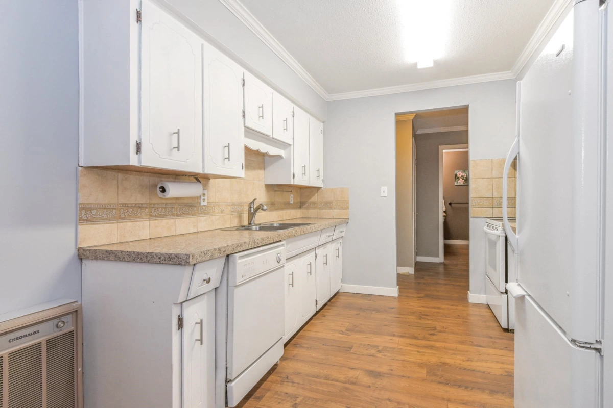 Breakfast Nook Photo of 101 32033 Old Yale Road, Abbotsford, BC
