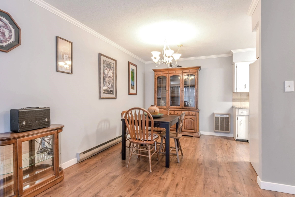 Dining Area Photo of 101 32033 Old Yale Road, Abbotsford, BC