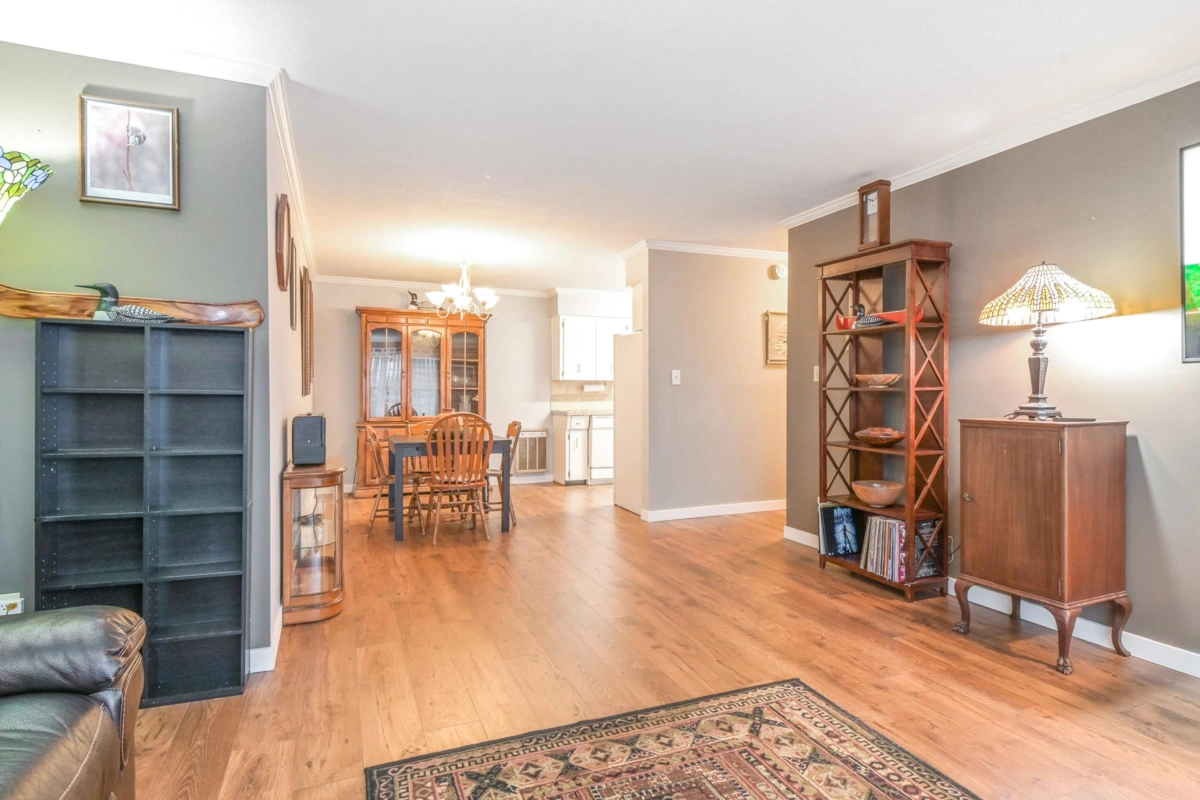 Family Room Photo of 101 32033 Old Yale Road, Abbotsford, BC