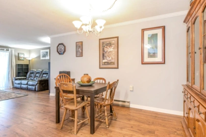 Kitchen Photo of 101 32033 Old Yale Road, Abbotsford, BC