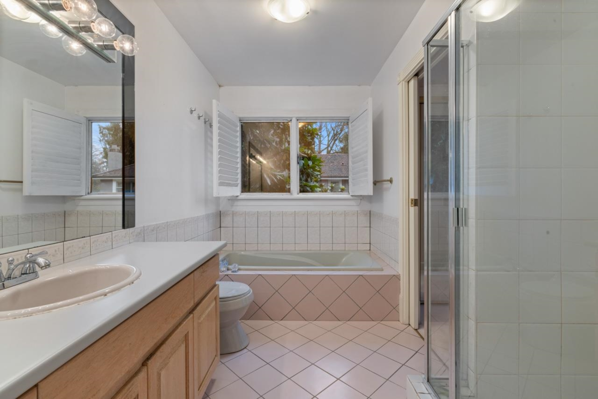 Hallway Photo of 3445 Osler Street, Vancouver, BC