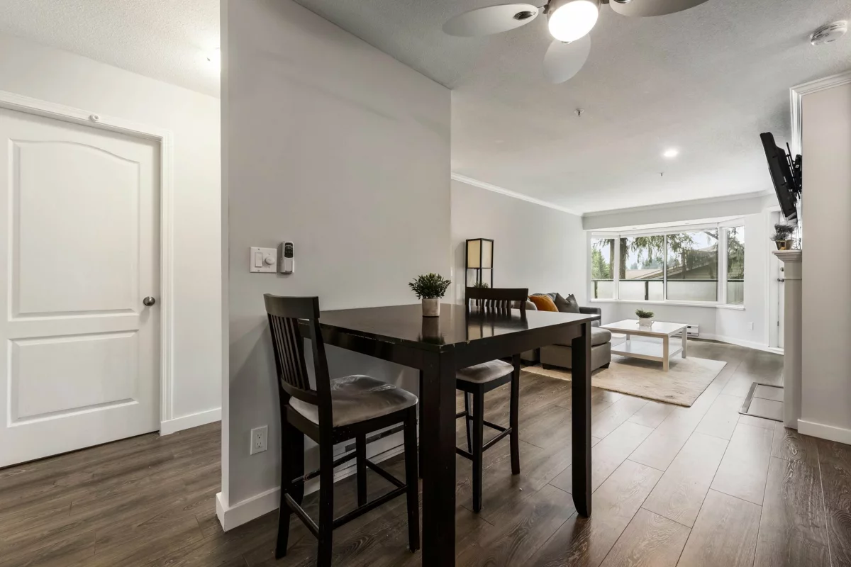 Family Room Photo of 403 2958 Trethewey Street, Abbotsford, BC