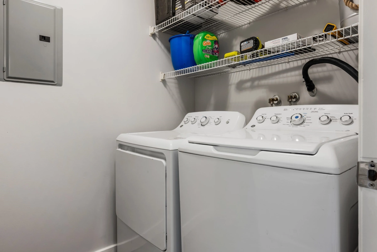 Powder Room Photo of 403 2958 Trethewey Street, Abbotsford, BC