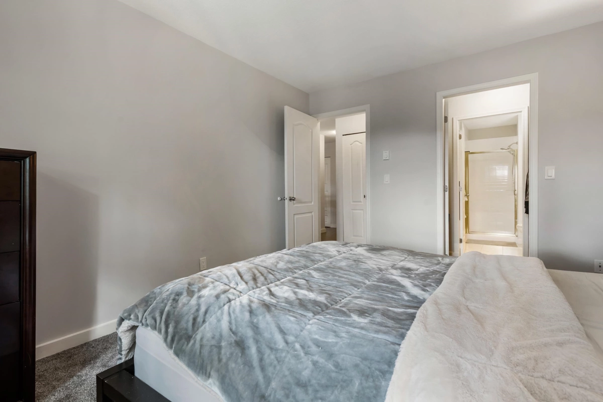 Walk-In Closet Photo of 403 2958 Trethewey Street, Abbotsford, BC