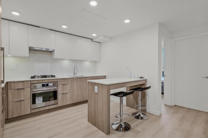 701 10333 133 Street, Surrey, BC, Surrey — Apartment/Condo for sale