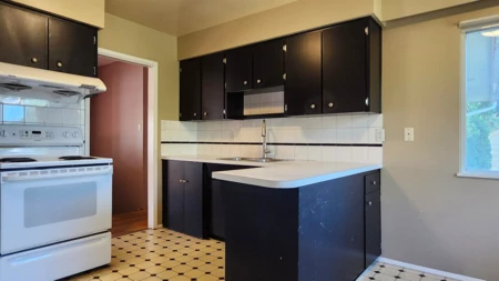Kitchen Photo of 11400 Seafield Crescent, Richmond, BC