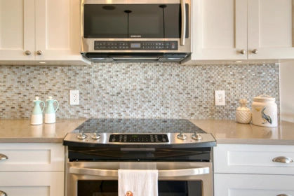 Guest Bathroom Photo of 6369 Jasper Road, Sechelt, BC