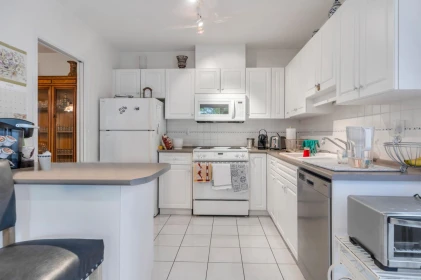 Kitchen Island Photo of 106 1131 55 Street, Delta, BC