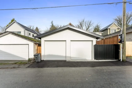 Backyard Photo of 2 3218 W 38th Avenue, Vancouver, BC