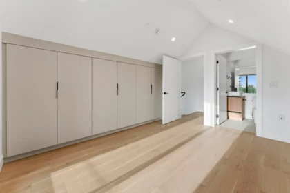 Basement Recreation Room Photo of 2 3218 W 38th Avenue, Vancouver, BC