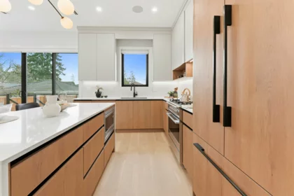 Kitchen Photo of 2 3218 W 38th Avenue, Vancouver, BC