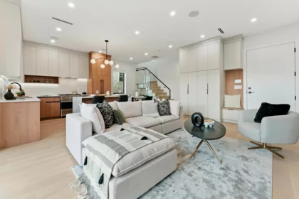 2 3218 W 38th Avenue, Vancouver, BC