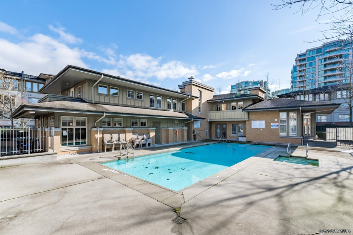 Laundry Room Photo of 5304 5111 Garden City Road, Richmond, BC