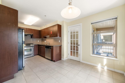 Breakfast Nook Photo of 5304 5111 Garden City Road, Richmond, BC