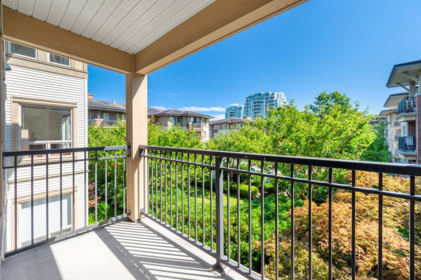 Mudroom Photo of 5304 5111 Garden City Road, Richmond, BC