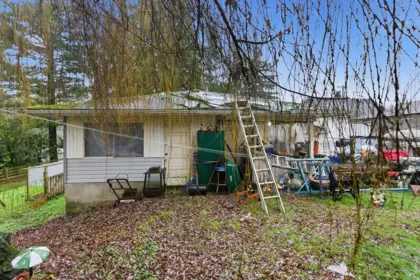 Laundry Room Photo of 33219 7 Avenue, Mission, BC