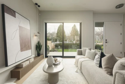 Family Room Photo of 1 2637 W 12th Avenue, Vancouver, BC