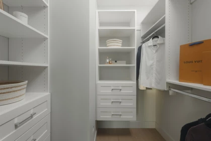 Laundry Room Photo of 1 2637 W 12th Avenue, Vancouver, BC