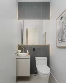 Powder Room Photo of 1 2637 W 12th Avenue, Vancouver, BC