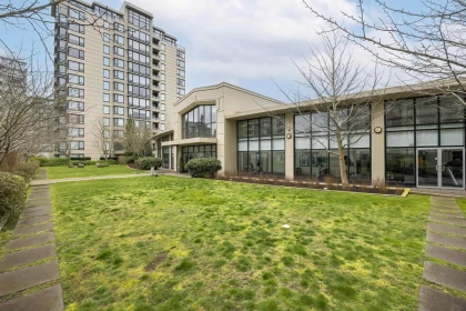 Backyard Photo of 906 9188 Hemlock Drive, Richmond, BC