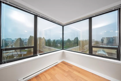 Guest Bathroom Photo of 906 9188 Hemlock Drive, Richmond, BC
