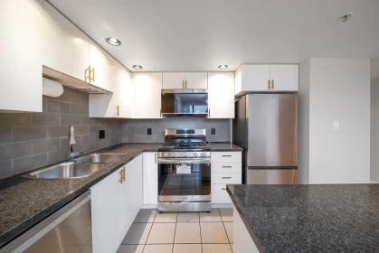 Kitchen Island Photo of 906 9188 Hemlock Drive, Richmond, BC