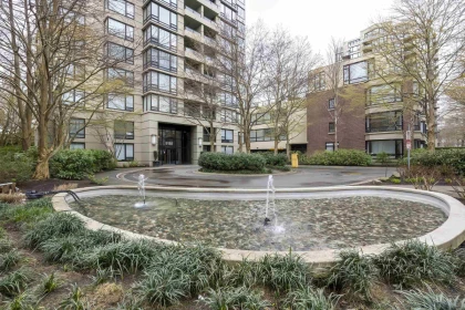 Swimming Pool Photo of 906 9188 Hemlock Drive, Richmond, BC