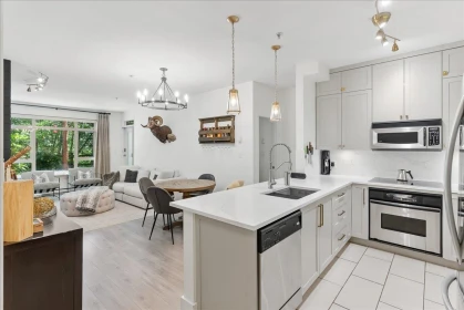 106 200 Capilano Road, Port Moody, BC, Port Moody — Apartment/Condo for sale