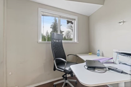 Breakfast Nook Photo of B 9570 Hazel Street, Chilliwack, BC