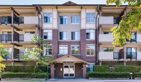 Garden / Landscaping Photo of 403 10088 148 Street, Surrey, BC