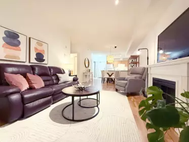 403 10088 148 Street, Surrey, BC