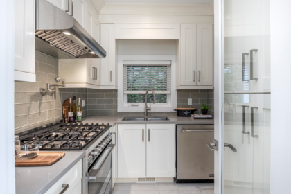Breakfast Nook Photo of 14213 Malabar Avenue, Surrey, BC