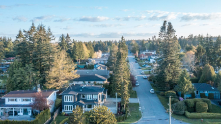 Community Amenities Photo (Clubhouse) of 14213 Malabar Avenue, Surrey, BC