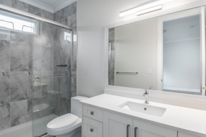 Mudroom Photo of 14213 Malabar Avenue, Surrey, BC