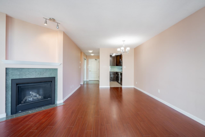 Kitchen Photo of 1505 5899 Wilson Avenue, Burnaby, BC