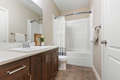 Entry Foyer Photo of 10250 Manor Drive, Chilliwack, BC
