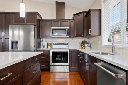 Kitchen Island Photo of 10250 Manor Drive, Chilliwack, BC