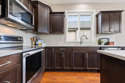 Kitchen Photo of 10250 Manor Drive, Chilliwack, BC