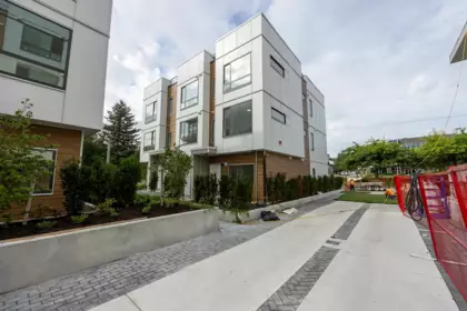 11 6328 King George Boulevard, Surrey, BC, Surrey — Townhouse for sale
