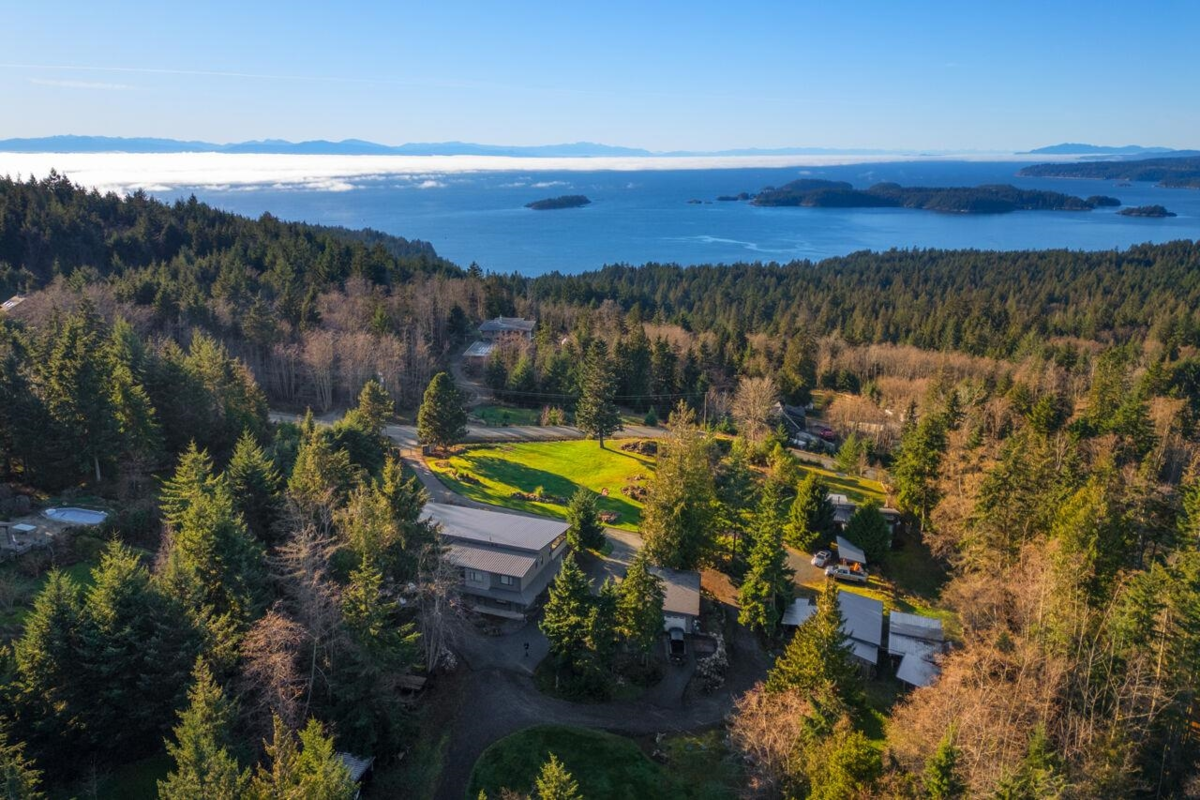 Exterior Front Photo of 465 Sunset Road, Bowen Island, BC
